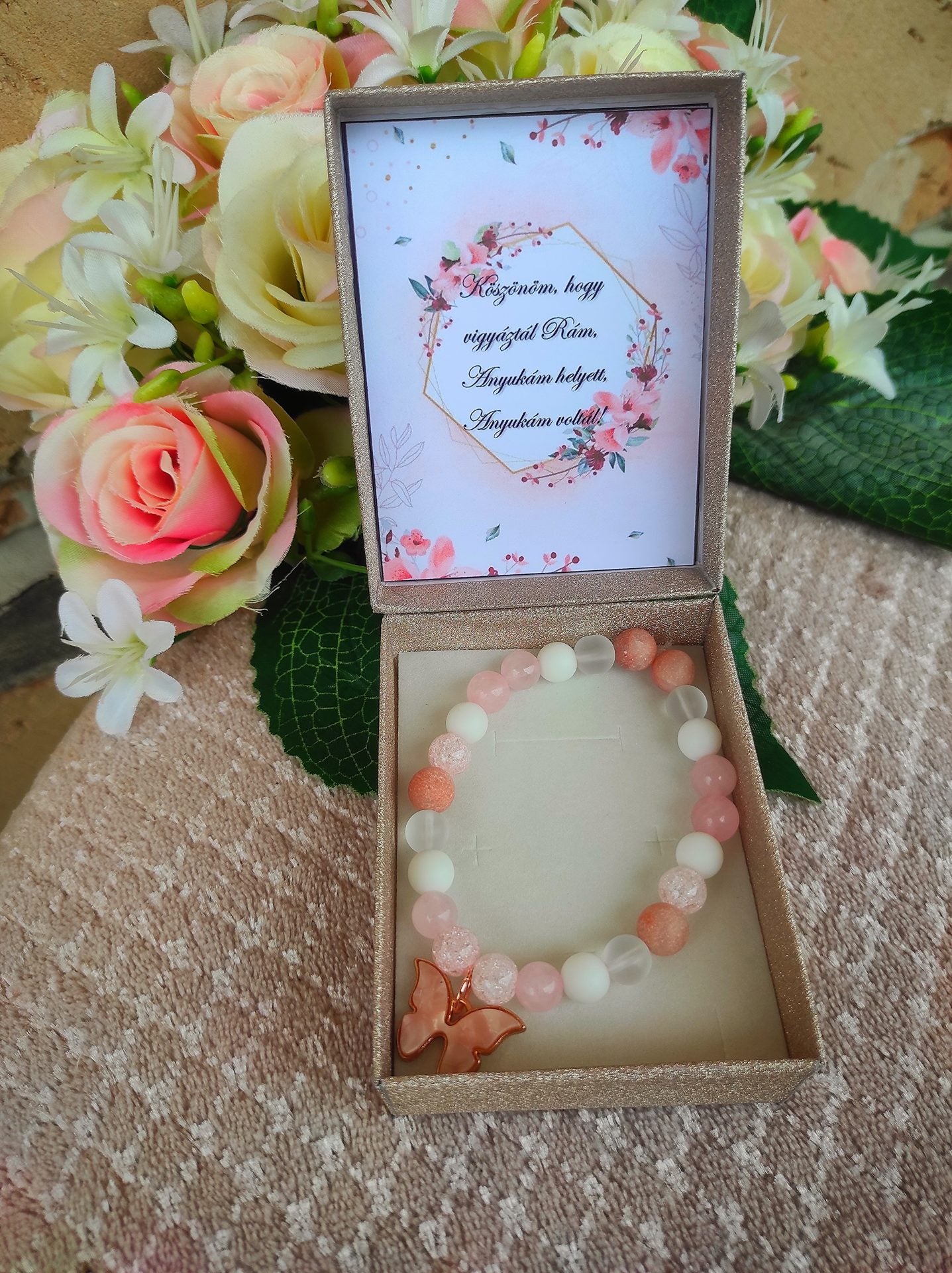 Ajándék pedagógusnak pillangós karkötő